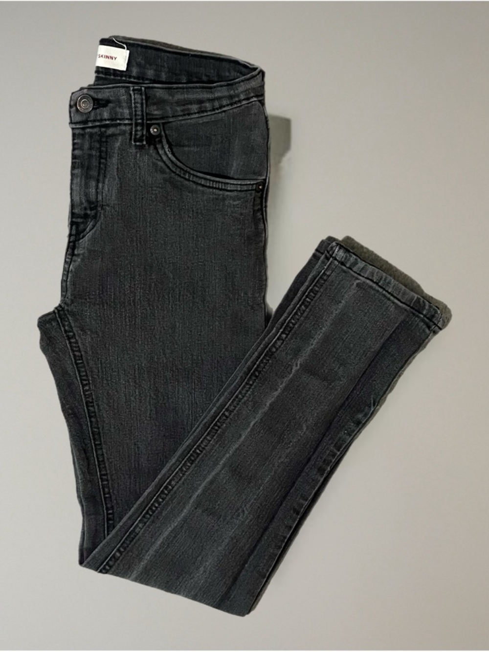 🌚 Levi’s Big Kid Boys’ Skinny Fit Jeans in Black Wash~Sz 16 Reg~Low Rise~28X30 - Picture 1 of 12